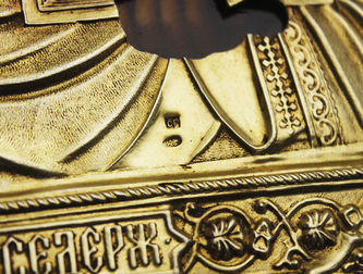 Фабрика Галкиных Семена и Петра
Венчальная пара иконы антикварные - "Господь Вседержитель" и Божья Матерь "Тихвинская" - фото 5