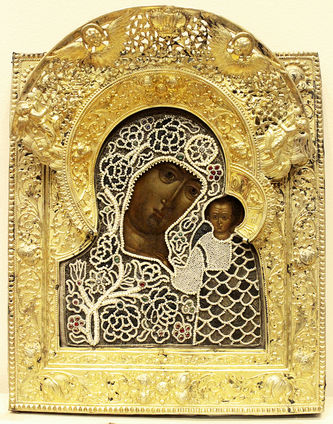 Старинная икона "Божья Матерь Казанская" в серебряном окладе с жемчугом, сканью и драгоценными камнями - фото 2