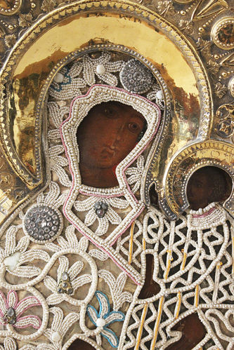 Старинная икона "Богоматерь Шуйско-Смоленская" в окладе с бисером, жемчугом и камнями - фото 2