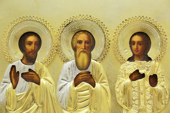 Фабрика Галкиных Семена и Петра
Старинная икона для семейного счастья - "Святые мученики Самон, Гурий и Авив - покровители семейного очага" в серебряном окладе - фото 4