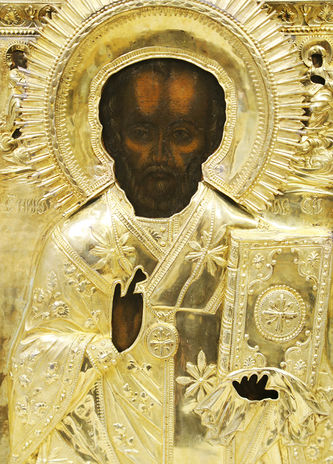 Старинная икона "Николай Чудотворец в окладе - фото 2