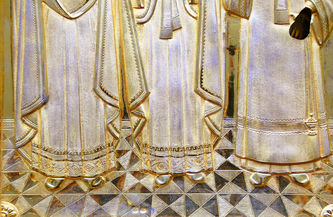 Старинная икона покровителей семейного очага "Святые мученики Самон, Гурий и Авив" в серебряном окладе - фото 3