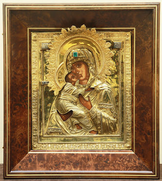 Старинная икона "Богоматерь Владимирская" в серебряном окладе с зеленым камнем - фото 4