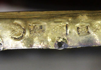 Старинная икона "Богоматерь Владимирская" в серебряном окладе с зеленым камнем - фото 5