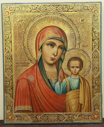 Старинная храмовая икона "Богоматерь Казанская" с орнаментом на золотом фоне