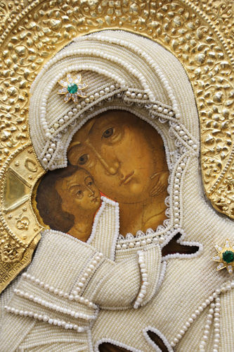 Мастер-ювелир Шелапутин Дмитрий Максимович
Старинная икона "Богоматерь Владимирская" в окладе с жемчужной ризой и камнями - фото 2