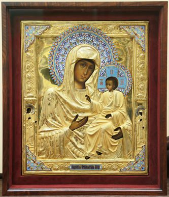 Старинная икона "Иверская Богоматерь с предстоящими" в окладе с эмалью - фото 4