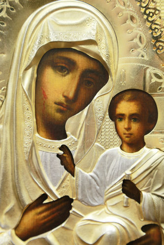 Старинная икона "Иверская Богоматерь" в окладе с пальметтами - фото 2