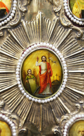 Старинное Евангелие в барочном окладе с изображением Воскресения Христова - фото 2