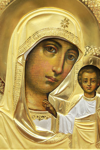 Фабрика Алексеева И.А. (1876-1912)
Старинная икона "Казанская Богоматерь" в окладе с цветочным узором - фото 2