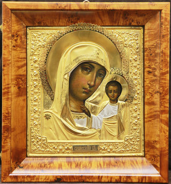 Фабрика Алексеева И.А. (1876-1912)
Старинная икона "Казанская Богоматерь" в окладе с цветочным узором - фото 4