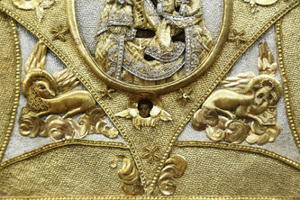 Старинная икона "Богоматерь Неопалимая купина" с шитым окладом - фото 4